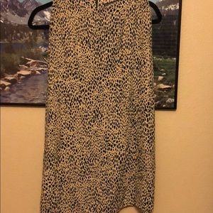 Fitted mid length skirt